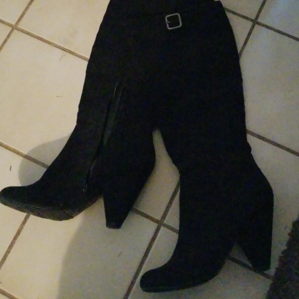 Boots - Picture 2 of 2